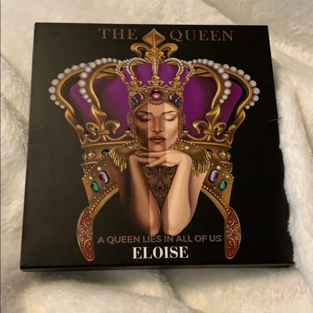 Eloise the queen eyeshadow palette